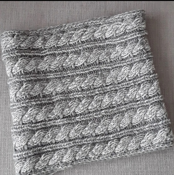 Grey infinity scarf - Picture 2 of 3
